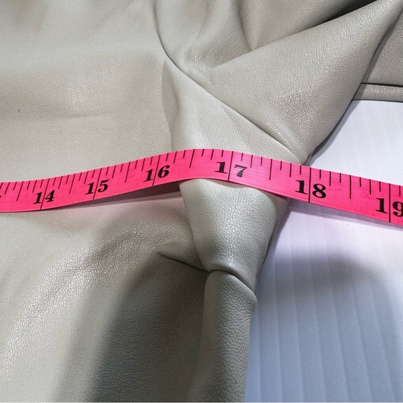 New Skims Faux Leather Shell Long Sleeve Thong Bodysuit Size XL - Picture 14 of 16